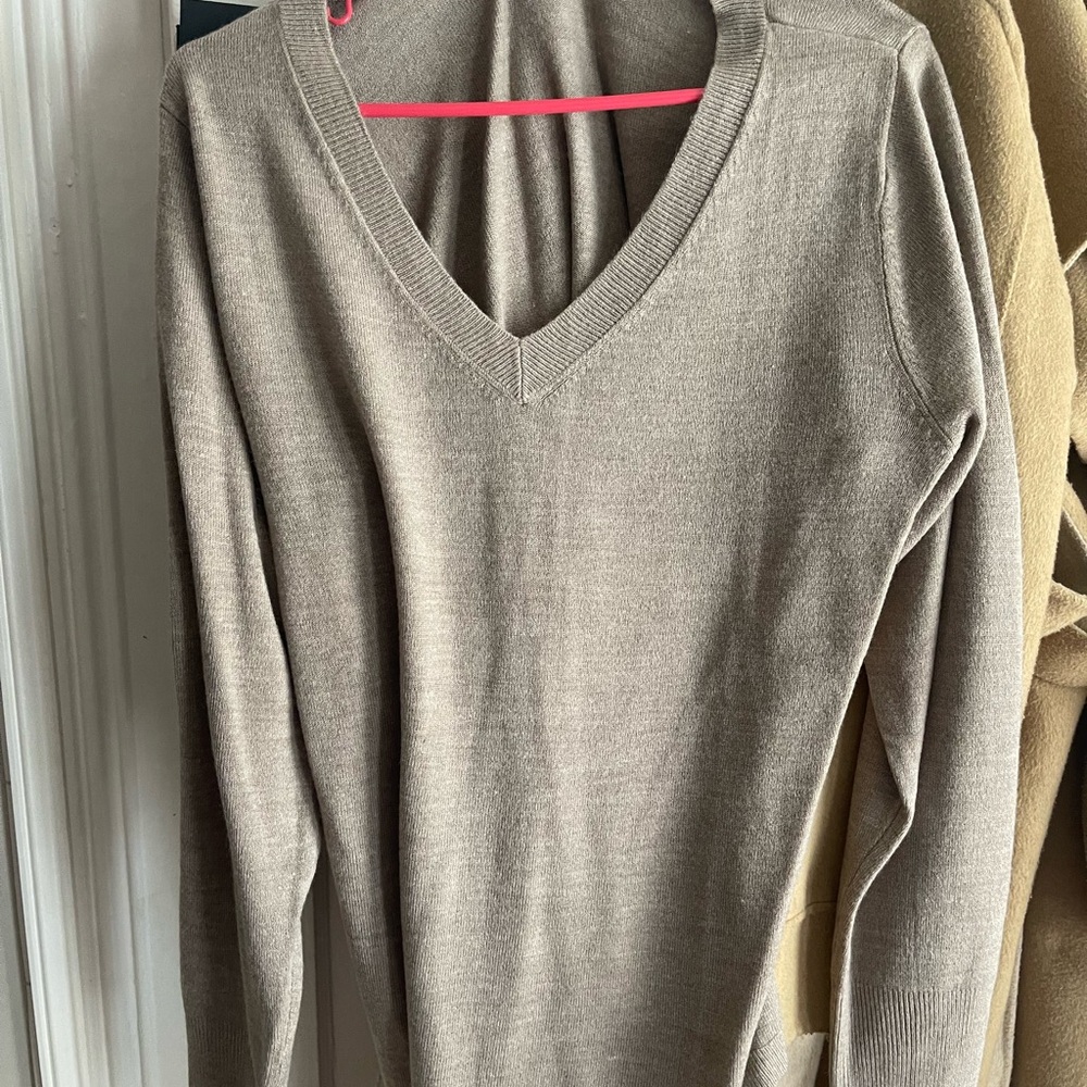 V-neck sweater/shirt